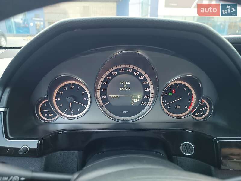 Седан Mercedes-Benz E-Class 2009 в Киеве