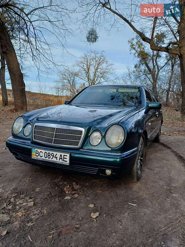Седан Mercedes-Benz E-Class 1996 в 