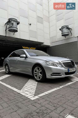 Седан Mercedes-Benz E-Class 2012 в Києві