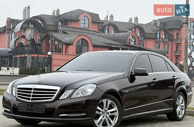 Седан Mercedes-Benz E-Class 2010 в Львові