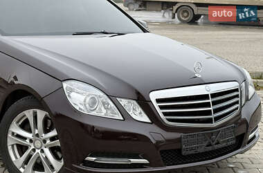 Седан Mercedes-Benz E-Class 2010 в Львові