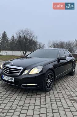 Седан Mercedes-Benz E-Class 2011 в Івано-Франківську