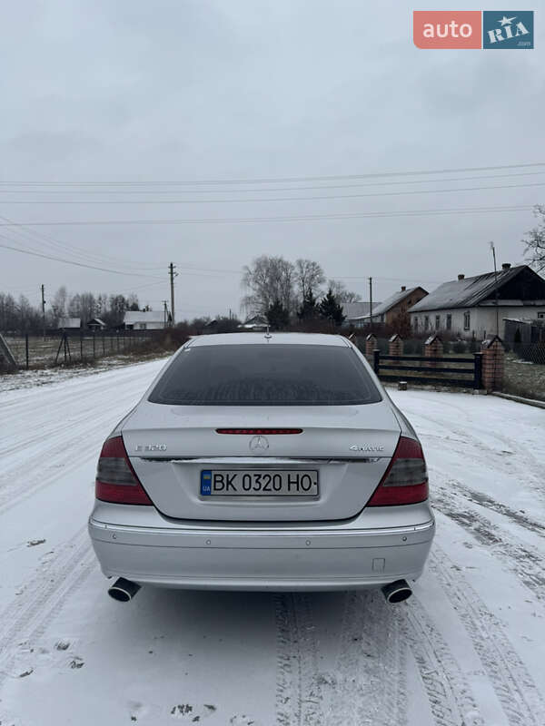 Седан Mercedes-Benz E-Class 2007 в Сарнах