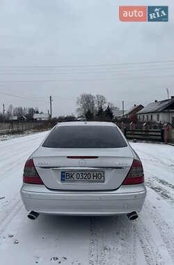 Седан Mercedes-Benz E-Class 2007 в Сарнах