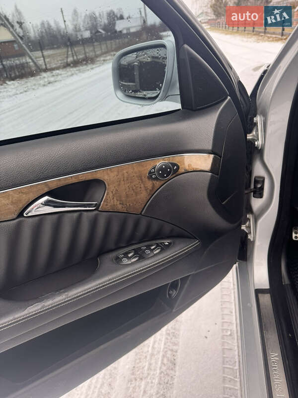 Седан Mercedes-Benz E-Class 2007 в Сарнах