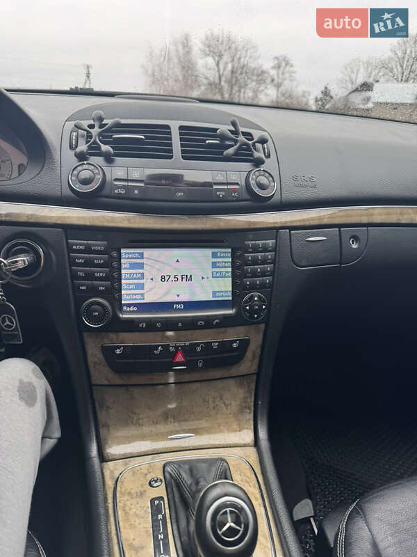 Седан Mercedes-Benz E-Class 2007 в Сарнах