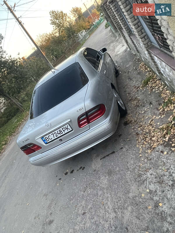 Седан Mercedes-Benz E-Class 2001 в Сокалі