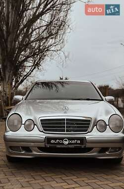 Седан Mercedes-Benz E-Class 2001 в Миколаєві