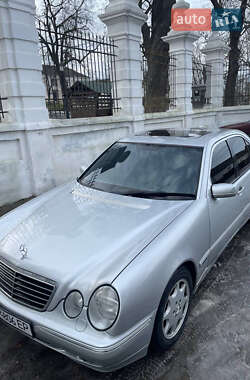 Седан Mercedes-Benz E-Class 2000 в Тернополі