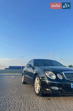 Седан Mercedes-Benz E-Class 2006 в Николаеве