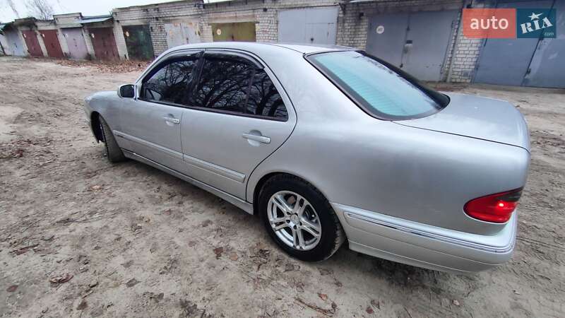 Седан Mercedes-Benz E-Class 2000 в Черкассах