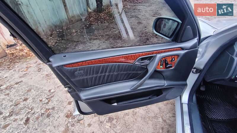 Седан Mercedes-Benz E-Class 2000 в Черкассах