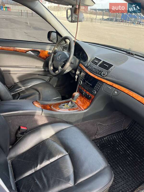 Седан Mercedes-Benz E-Class 2005 в Харкові