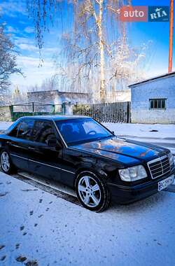 Седан Mercedes-Benz E-Class 1995 в Радивилове