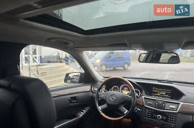 Седан Mercedes-Benz E-Class 2011 в Сарнах