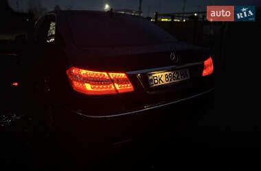 Седан Mercedes-Benz E-Class 2011 в Сарнах