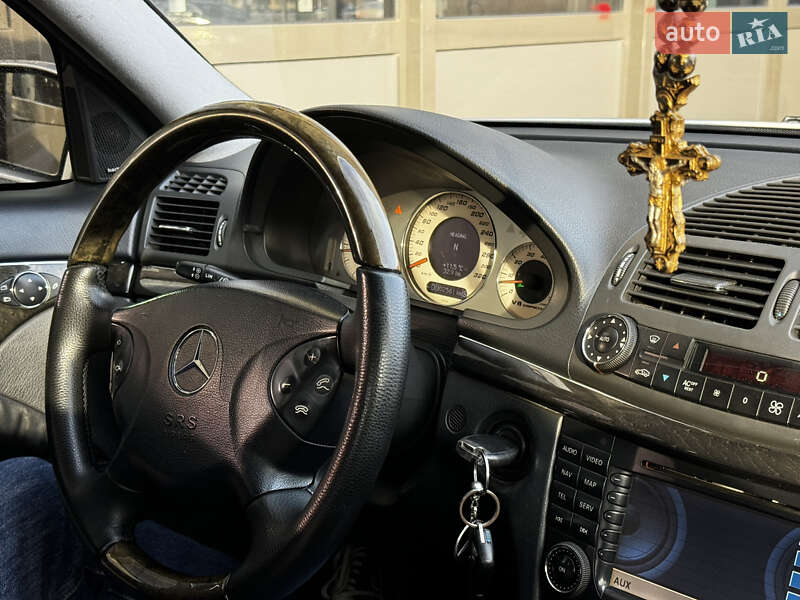 Mercedes-Benz E-Class 2002