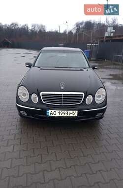 Седан Mercedes-Benz E-Class 2003 в Іршаві