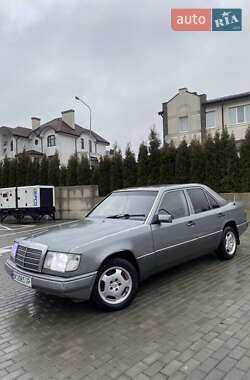 Седан Mercedes-Benz E-Class 1992 в Рівному