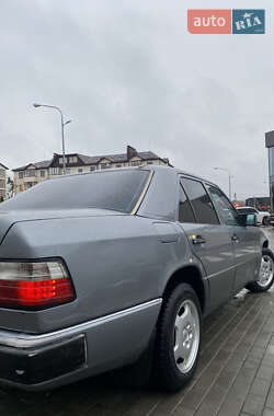 Седан Mercedes-Benz E-Class 1992 в Рівному