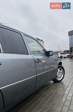 Седан Mercedes-Benz E-Class 1992 в Рівному