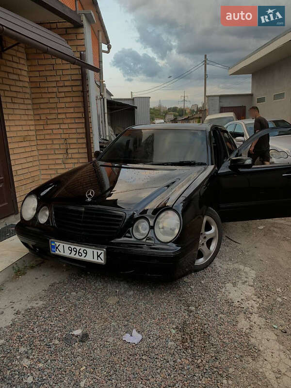 Седан Mercedes-Benz E-Class 2001 в Білій Церкві