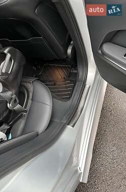 Седан Mercedes-Benz E-Class 2013 в 