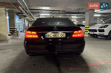 Седан Mercedes-Benz E-Class 2012 в Львове