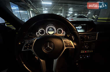 Седан Mercedes-Benz E-Class 2012 в Львове