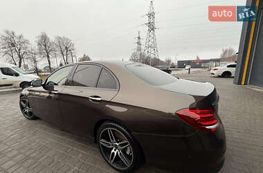 Седан Mercedes-Benz E-Class 2017 в 