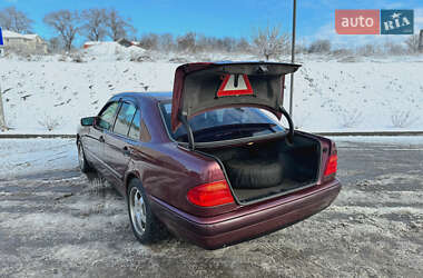 Седан Mercedes-Benz E-Class 1996 в Хмельницком