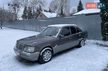 Седан Mercedes-Benz E-Class 1994 в Чернівцях