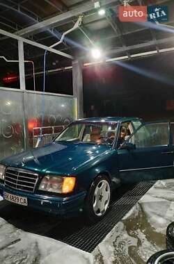 Седан Mercedes-Benz E-Class 1995 в Ровно