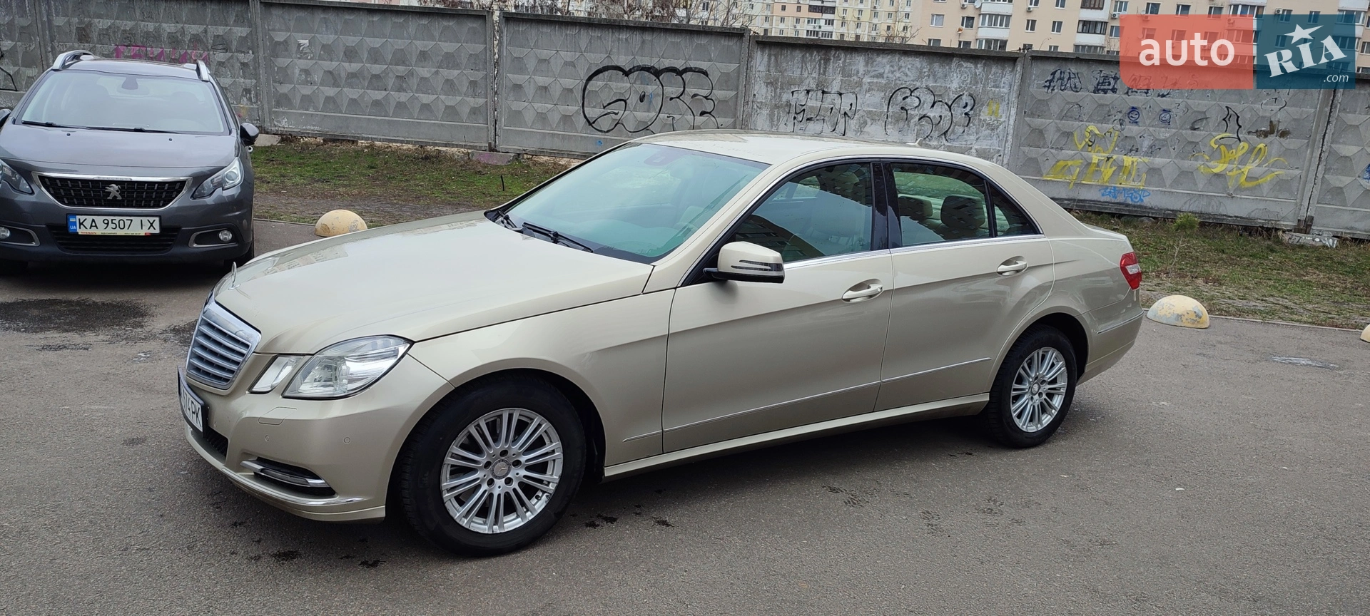 2011 Mercedes-Benz E-klasse - фото 1