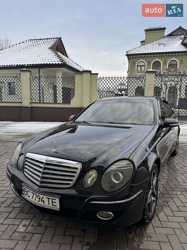 Седан Mercedes-Benz E-Class 2006 в Золочеві