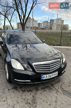 Седан Mercedes-Benz E-Class 2012 в Киеве