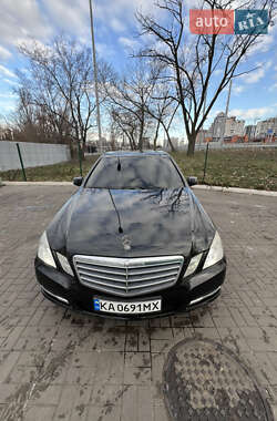 Седан Mercedes-Benz E-Class 2012 в Киеве