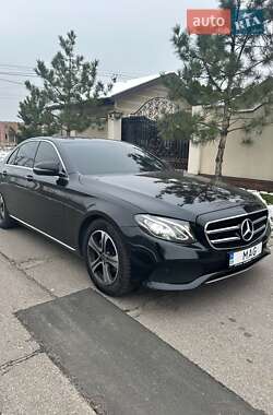 Седан Mercedes-Benz E-Class 2018 в Києві