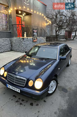 Седан Mercedes-Benz E-Class 1998 в Дніпрі