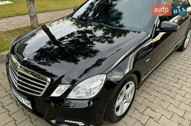 Седан Mercedes-Benz E-Class 2009 в Одессе