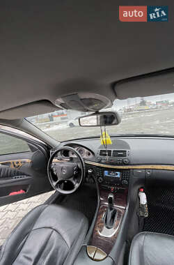 Седан Mercedes-Benz E-Class 2004 в 