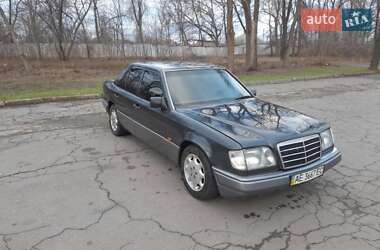 Седан Mercedes-Benz E-Class 1995 в Кривому Розі