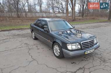 Седан Mercedes-Benz E-Class 1995 в 