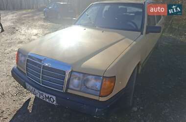 Седан Mercedes-Benz E-Class 1985 в Чернівцях