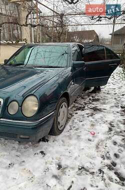 Седан Mercedes-Benz E-Class 1996 в Ужгороді