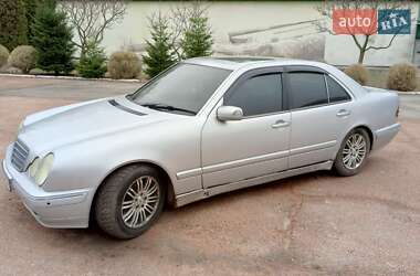 Седан Mercedes-Benz E-Class 2000 в 