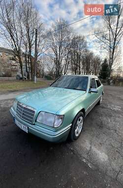 Седан Mercedes-Benz E-Class 1992 в Чернівцях