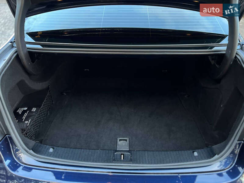 Седан Mercedes-Benz E-Class 2015 в Самборі