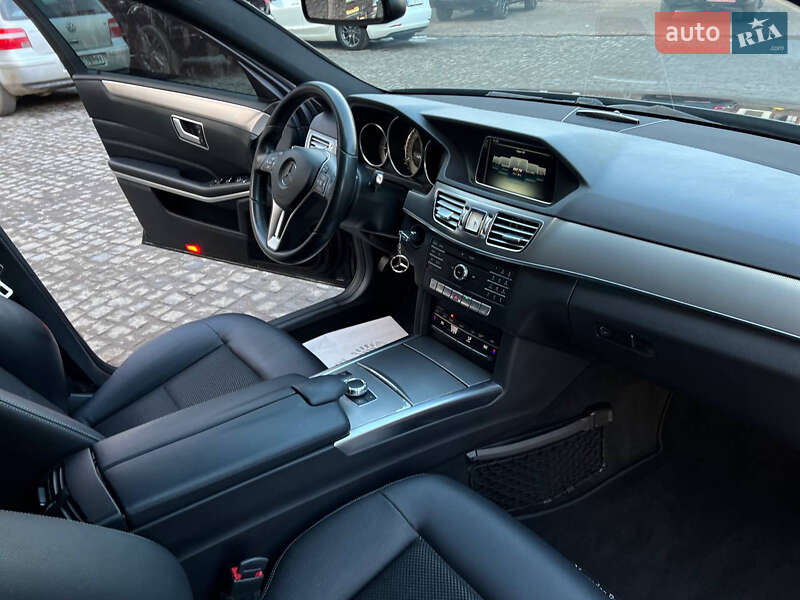 Седан Mercedes-Benz E-Class 2015 в Самборі