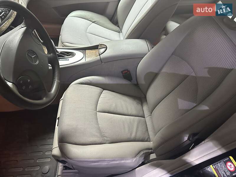 Седан Mercedes-Benz E-Class 2005 в Николаеве